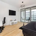 Plac Unii By Renters Apartmán