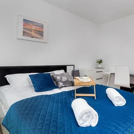 Plac Unii By Renters Daire