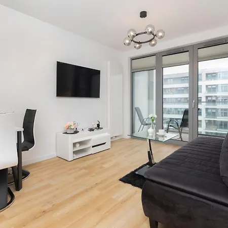 Plac Unii By Renters Apartment