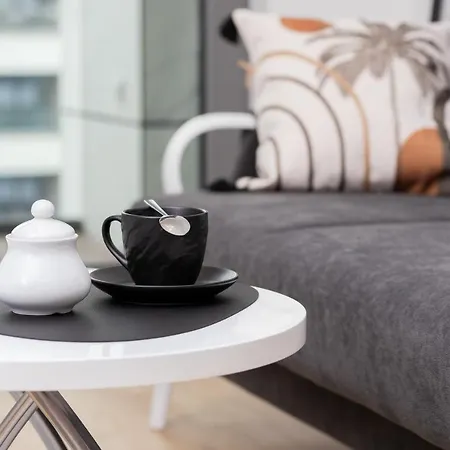 Plac Unii By Renters Apartment