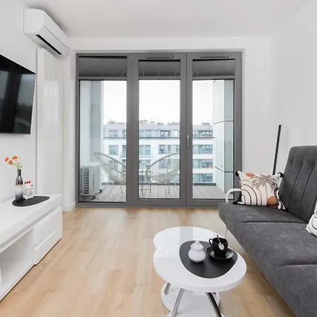 Plac Unii By Renters Apartment Gdynia