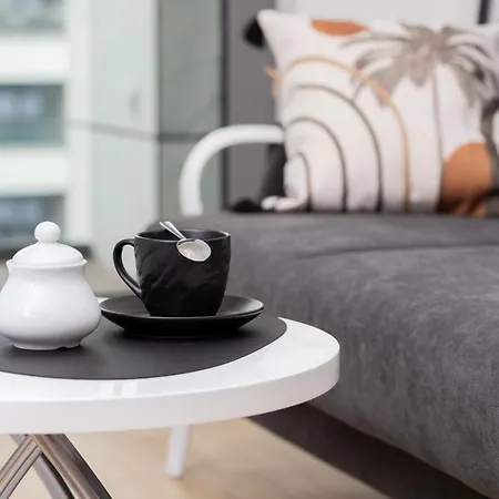 Plac Unii By Renters Apartment