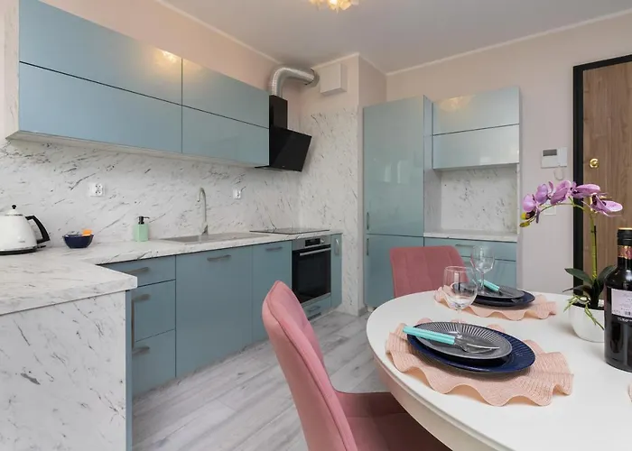 Plac Unii By Renters Apartament